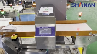 detektor logam yang dirancang untuk daging beku dalam kantong